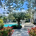 Thassos Olivia