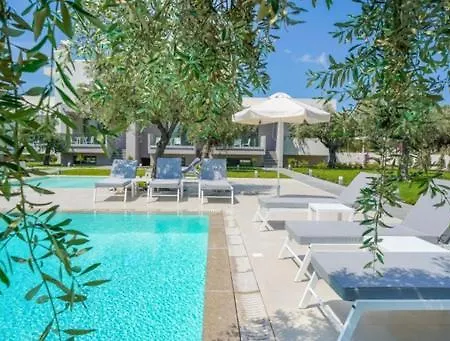 Thassos Olivia Потос