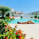 Thassos Olivia *